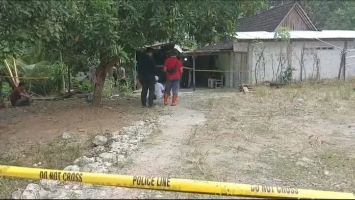 Sat Reskrim Polres Sragen melakukan olah TKP kedua di rumah korban. (Foto : Ist)