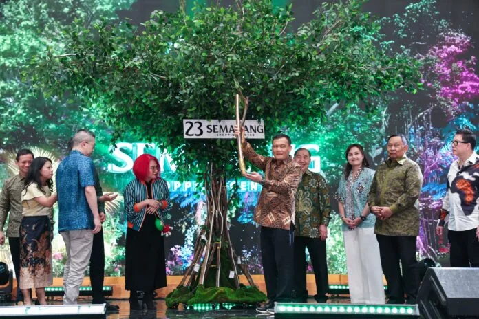 Gubernur Jateng Ahmad Luthfi meresmikan Mal 23 Semarang