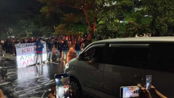 Suasana depan Kantor Gubernur Jawa Tengah, pada Senin (15/6/2026) petang. (Foto:Kamal)