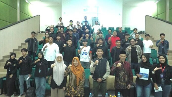 American Corner (Amcor) sukses menggelar Turnamen E-Sport Regional Qualifiers 2026 pada Sabtu (20/6/2026) di Ruang Teater Lantai 4 Gedung Perpustakaan UIN Walisongo Semarang. (Foto : Dok UIN Walisongo)