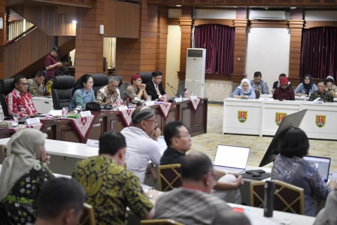 Focus Group Discussion (FGD) II Dewan Pertimbangan Pembangunan Kota (DP2K) di Ruang Lokakrida Balai Kota Semarang, Jumat (19/6/2026). (Foto : Dok Pemkot Semarang)