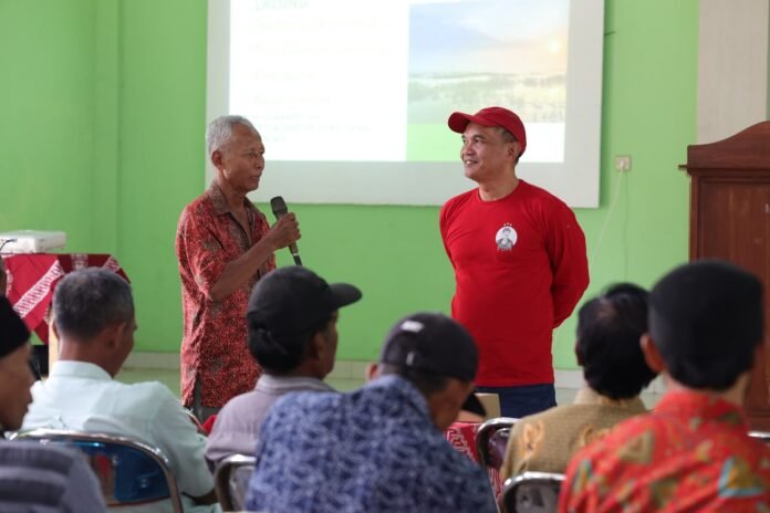 Ketua DPRD Jateng Sumanto saat kegiatan Temu Tani bersama para petani di Kelurahan Lalung, Kecamatan Karanganyar, Kabupaten Karanganyar, belum lama ini. (Foto : Dok DPRD Jateng)