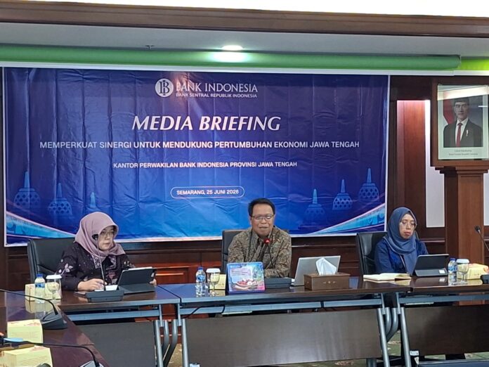Kepala Perwakilan Bank Indonesia Provinsi Jawa Tengah M Noor Nugroho saat (Tengah) saat memberikan paparan, Kamis (25/06/2026). (Foto : Dok JN)