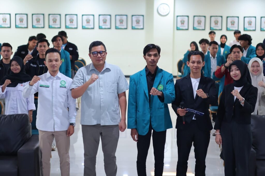 Wakil Ketua DPRD Jawa Tengah, Mohammad Saleh,saat menjadi narasumber dalam kegiatan Latihan Keterampilan Manajemen Mahasiswa bertema Manifesto Nalar Kritis; Kepemimpinan Mahasiswa Berbasis Aswaja dalam Menavigasi Krisis Geopolitik dan Disrupsi Global di Auditorium Fakultas Kedokteran Kampus II Unwahas Semarang, Sabtu (27/6/2026). (Foto : Dok DPRD Jateng)