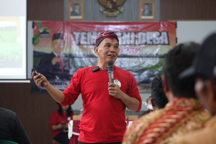 Ketua DPRD Jateng Sumanto menggelar kegiatan Temu Tani bersama ratusan petani di Desa Plosorejo, Kecamatan Matesih, Kabupaten Karanganyar, belum lama ini. (Foto : Dok DPRD Jateng)
