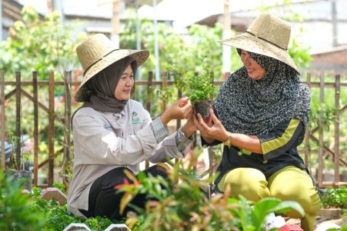 PT PLN Indonesia Power Unit Bisnis Pembangkitan (UBP) Semarang melaksanakan program Creating Shared Value (CSV) melalui penerapan green house berbasis energi hijau Pembangkit Listrik Tenaga Bayu (PLTB). (Foto : Dok PLN)