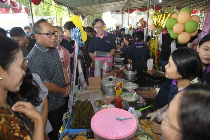 Wakil Wali Kota Semarang, Iswar Aminuddin membuka kegiatan Expo, Talkshow, dan Workshop KKU/KKS/KKN Tematik Soegijapranata Catholic University. (Foto : Dok Pemkot Semarang)