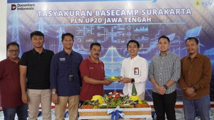Foto bersama para pimpinan PLN usai PLN Jateng