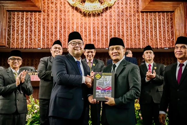Gubernur Jateng Ahmad Luthfi ketika meraih WTP ke 15 Gubernur Jateng Ahmad Luthfi ketika meraih WTP ke 15