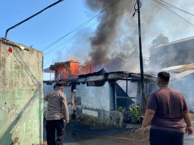 WhatsApp Image 2026-06-18 at 12.40.11 rumah terbakar