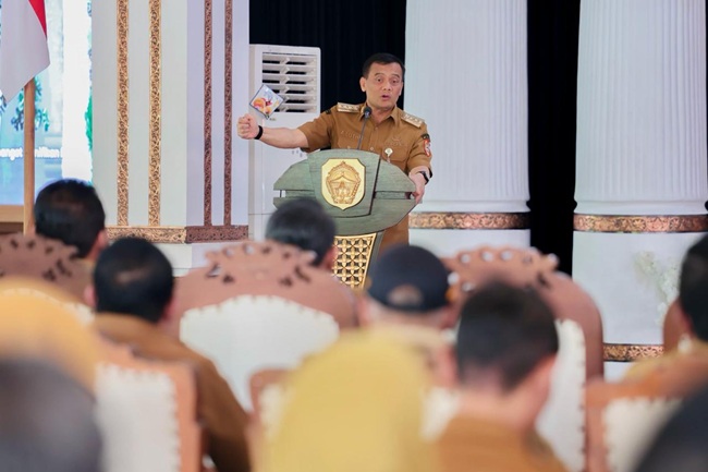 Gubernur Jateng Ahmad Gubernur Jateng Ahmad Luthfi