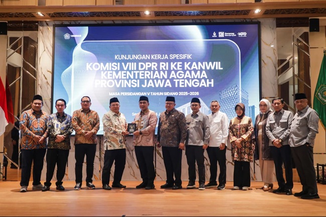 Wakil Gubernur Jateng Taj Yasin Maimoen ketika menerima Kunjungan Kerja Spesifik Komisi VIII DPR RI Wakil Gubernur Jateng Taj Yasin Maimoen ketika menerima Kunjungan Kerja Spesifik Komisi VIII DPR RI