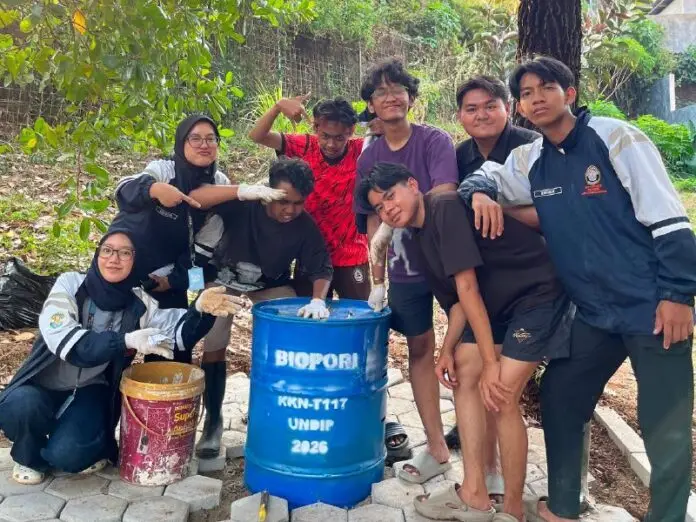 KKN Undip Terapkan Program Zero Organic Waste di Pudak Payung