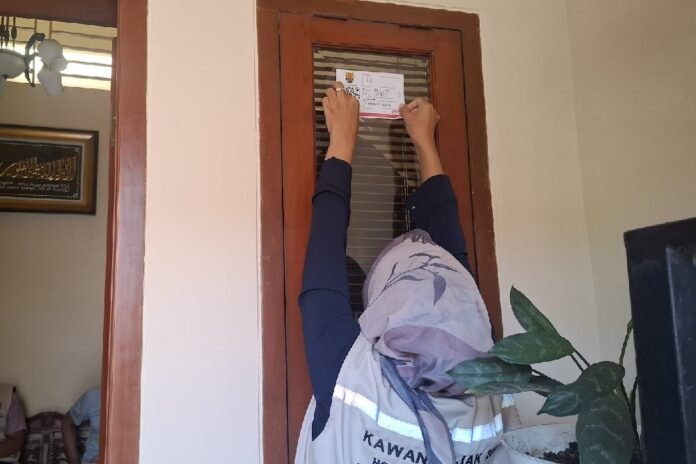 Program Pemkot Semarang pemutakhiran data pajak berbasis digital menggunakan stiker IQRO (Informasi Data Pajak melalui QR Code Online). (Foto : Dok Pemkot Semarang)