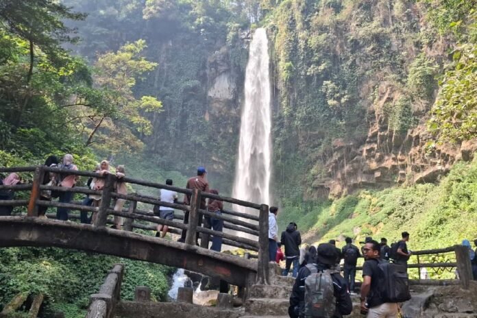Wisata Grojogan Sewu. (Foto : Iwan)