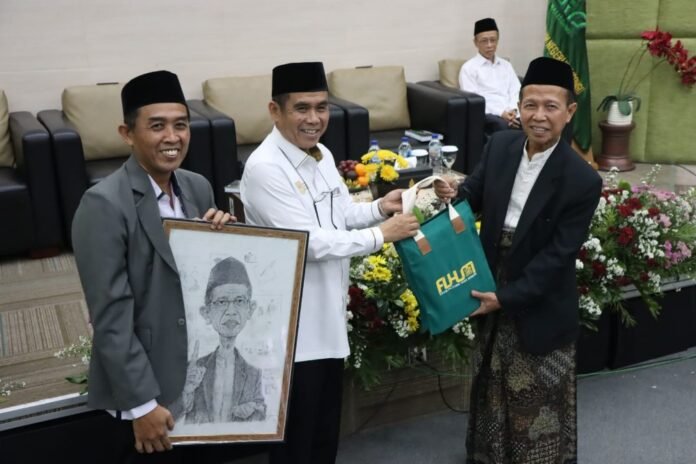 UIN Walisongo Semarang bersama para tokoh agama dan akademisi berkumpul untuk menghadiri acara pra-launching buku monumental berjudul 