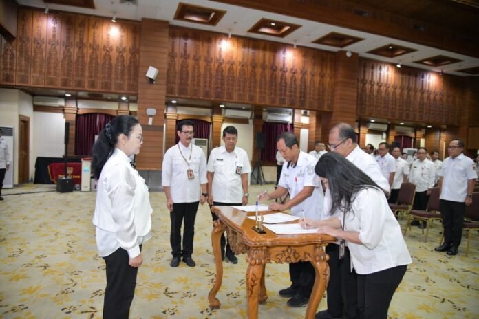 Wali Kota Semarang Agustina Wilujeng melantik dan mengambil sumpah jabatan 47 pejabat administrator, pengawas, dan pimpinan tinggi pratama di lingkungan Pemerintah Kota Semarang, Rabu (08/07/2026). (Foto : Dok Pemkot Semarang)