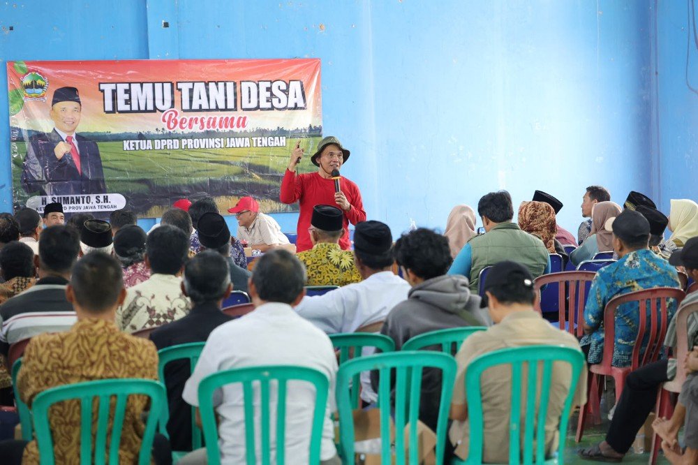 Ketua DPRD Jateng Sumanto di Desa Jatisawit, Kecamatan Jatiyoso, Kabupaten Karanganyar, belum lama ini. (Foto : Dok DPRD Jateng)