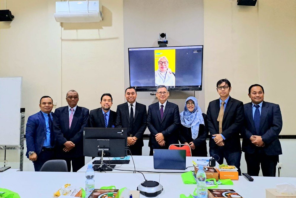 UIN Walisongo Faris Shalahuddin Zakiy Dosen Program Studi Akuntansi Syari’ah UIN Walisongo meraih gelar doktor dengan IPK sempurna 4,00. Selama menjalani studi doktoral, Faris mencatatkan 4 publikasi ilmiah terindeks scopus dan 2 publikasi nasional. (Foto : Dok UIN Walisongo)