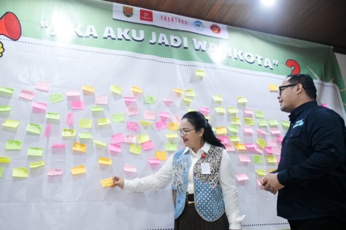 Wali Kota Semarang, Agustina Wilujeng saat membuka secara resmi acara Konferensi Anak Kota Semarang Tahun 2026 yang dihadiri 300 anak dari berbagai latar belakang di Balai Kota Semarang, Rabu (22/7/2026). (Foto : Dok Pemkot Semarang)