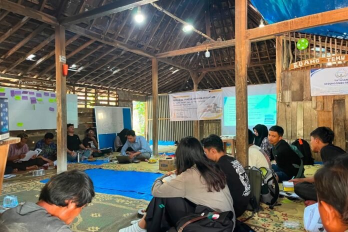 Perkumpulan NET untuk Keadilan Hukum dan Lingkungan (NET Justice) melaksanakan pendidikan hukum bersama Warga Desa Gilirejo, Kabupaten Sragen, Provinsi Jawa Tengah. (Foto : Dokumen)