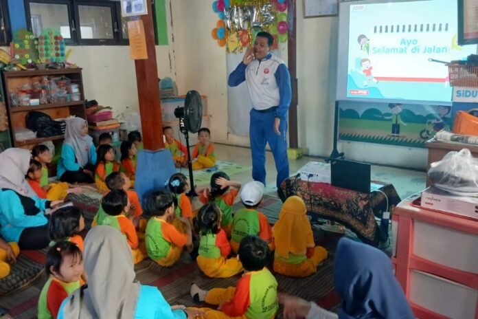 Safety Riding Astra Motor Jawa Tengah menghadirkan edukasi keselamatan jalan usia dini. (Foto : Dok Honda)