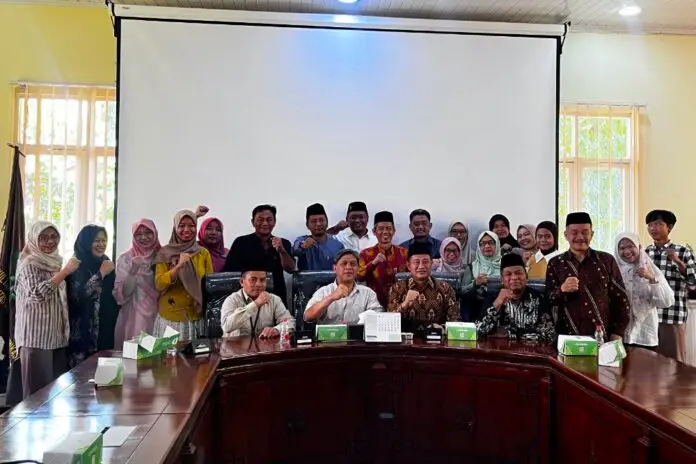 Fakultas Dakwah dan Komunikasi (FDK) UIN Walisongo Semarang menggelar diskusi bersama Direktur Bina Haji Khusus dan Umrah Kementerian Haji dan Umrah RI, Dr. Akhmad Fauzin, M.S.I. ,