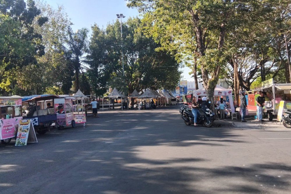 PKL PKL Alun-alun Karanganyar. (Foto : Iwan)