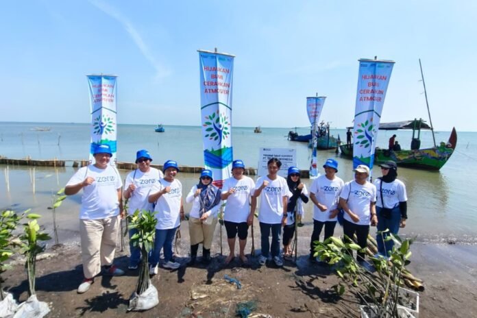 PT Telkom Indonesia (Persero) Tbk menggelar aksi penanaman 10.000 bibit mangrove. (Foto : Dokumen)