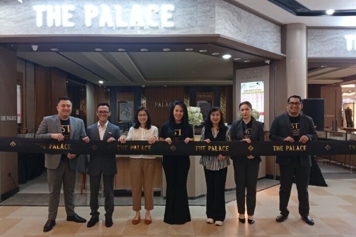 Pembukaan The Palace Jeweler yang berlokasi di Mal Ciputra Semarang. (Foto : Dok jn)