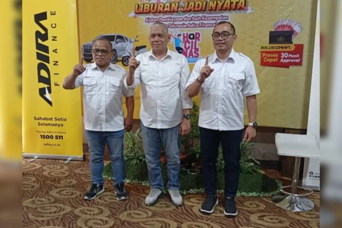Andi Susilo Head of Branch SSD Adira Finance Cabang Semarang 1 saat melakukan pers conference Adira Expo di Semarang, Selasa (14/07/2026). (Foto : Dok JN)