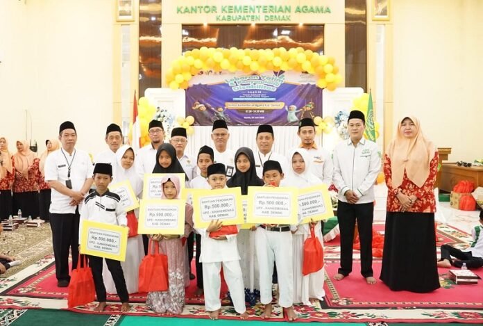 Penyaluran Anak Yatim di Kantor Kementerian Agama Kabupaten Demak