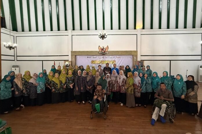 Foto bersama Pegadaian Semarang saat menggelar kegiatan sosialisasi di Boyolali