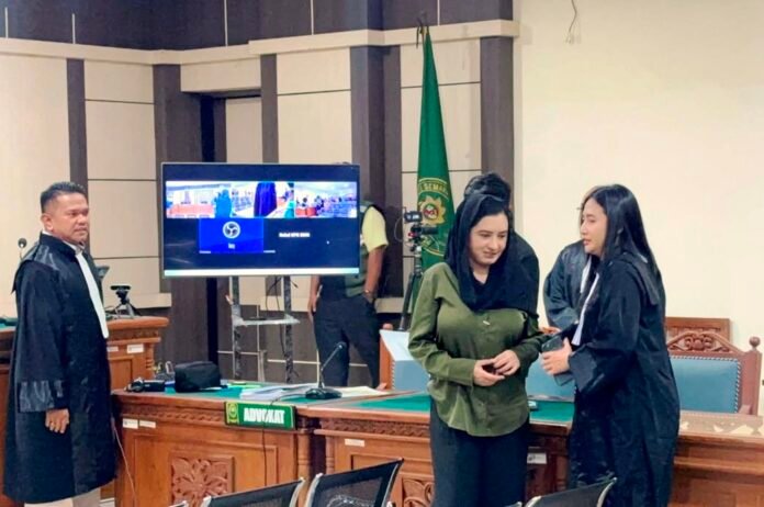 Sidang perdana Bupati nonaktif Kabupaten Pekalongan, Fadia Arafiq