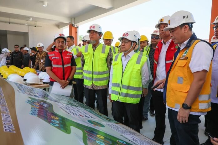 Sekda Jateng Sumarno ketika kunjungi persiapan Sekolah Rakyat Permanen di Sukoharjo (Foto:ist)