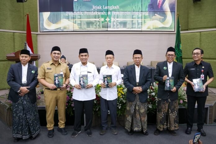 Wakil Gubernur Jateng Taj Yasin Maimoen ketika hadir di peluncuran buku di UIN Walisongo Semarang (Foto:ist)