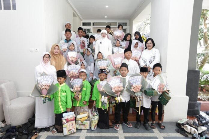 Ketua TP PKK Jateng Nawal Arafah Yasin ketika acara Siraman Rohani di Rumah Dinas Wakil Gubernur Jawa Tengah, Semarang, Senin (6/7/2026).