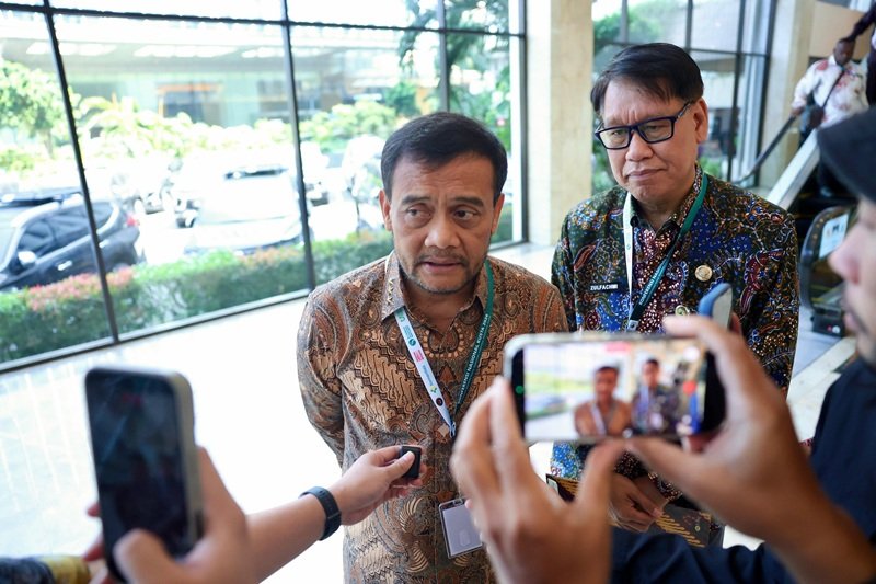 Gubernur Jateng Ahmad Luthfi usai menghadiri Konferensi Nasional Kusta 2026 di Grand Sahid Jaya, Jakarta Gubernur Jateng Ahmad Luthfi usai menghadiri Konferensi Nasional Kusta 2026 di Grand Sahid Jaya, Jakarta, Jumat (10/7/2026).(Foto:ist)