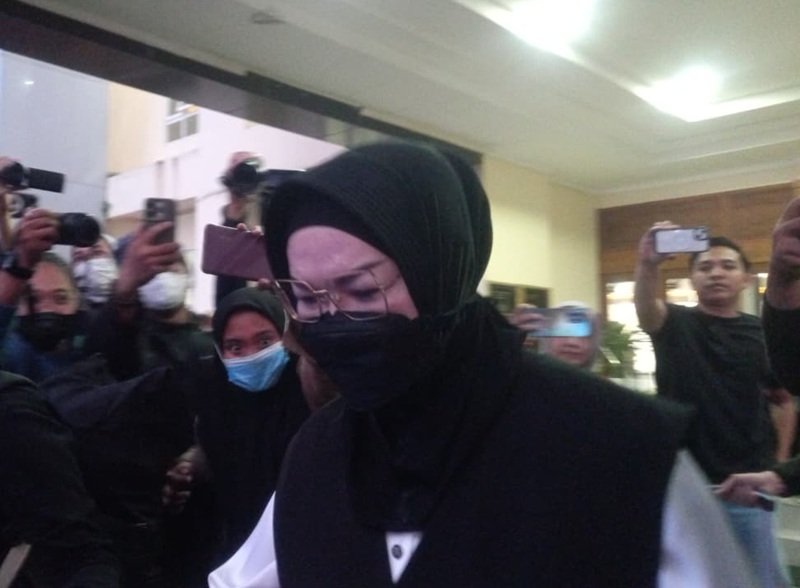 Bupati Sukoharjo Etik Suryani ketika tertangkap OTT KPK Bupati Sukoharjo Etik Suryani ketika tertangkap OTT KPK (Foto:ist)