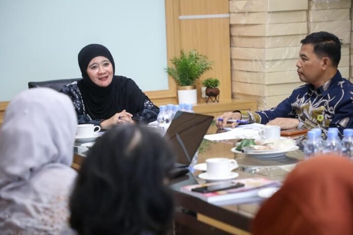 Bunda PAUD Jateng Nawal Arafah Yasin ketika rapat koordinasi dengan tim penyusun modul PAUD Emas di Rumah Dinas Wakil Gubernur Jawa Tengah, Kamis (16/7/2026).
