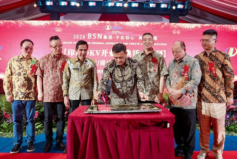 Gubernur Jateng Ahmad Luthfi ketika resmikan PT DKV Printing Indonesia di KEK Gubernur Jateng Ahmad Luthfi ketika resmikan PT DKV Printing Indonesia di KEK