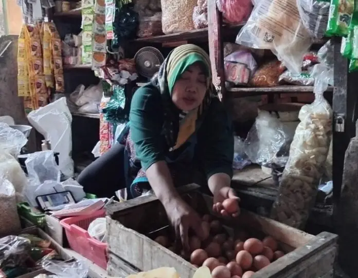Yanti pedagang Pasar Jungke Karanganyar