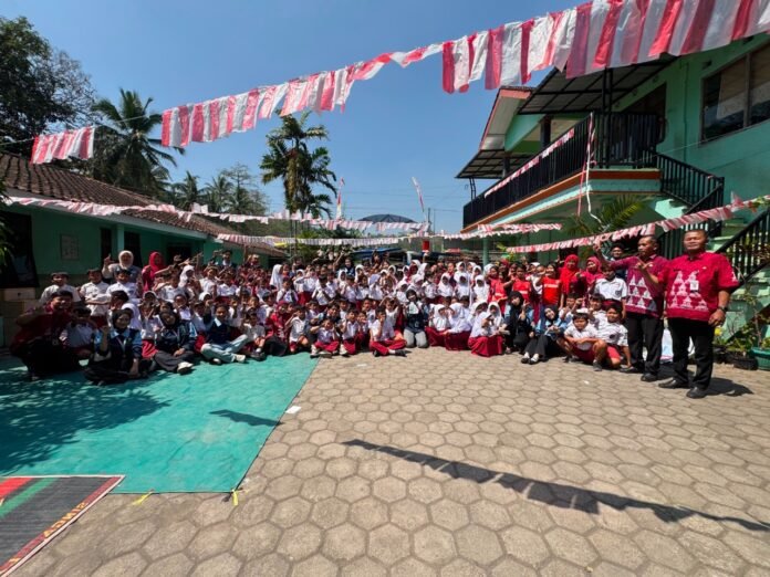 KKN UIN WS gelar perpus keliling