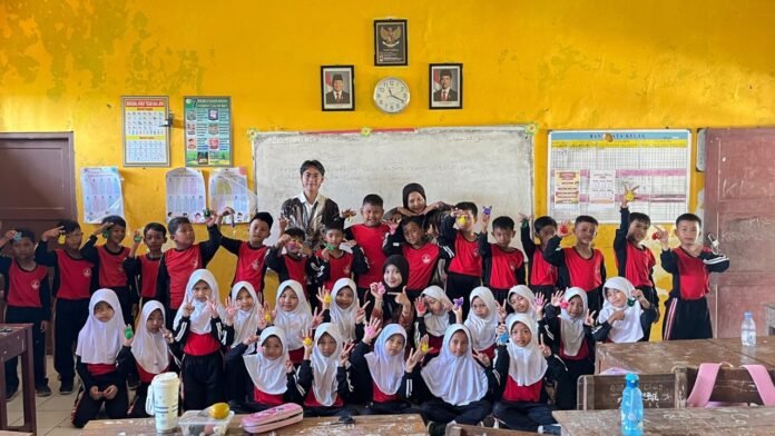 kkn uin ws bumiharjo tutup botol bekas