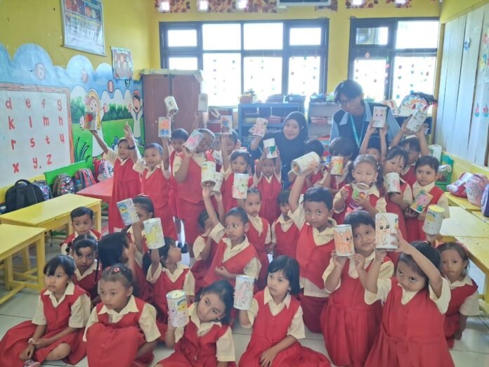 KKN UIN WS menabung sejak dini