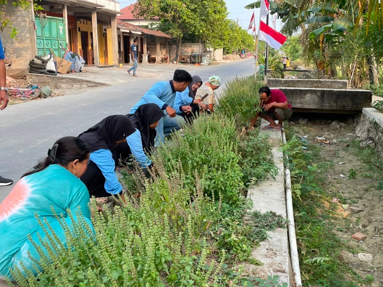 jumat bersih KKN UIN Walisongo KKN UIN Walisongo gelar jumat bersih