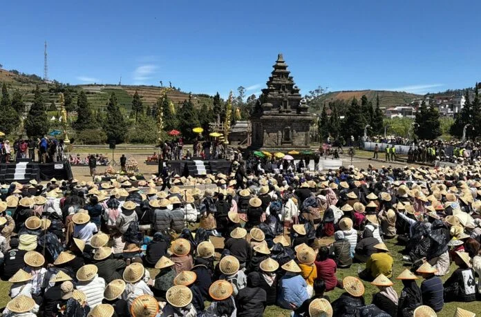 Ritual Ruwatan Cukur Rambut Gimbal