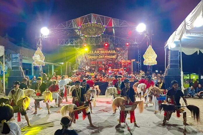 Festival gelar budaya kuda kepang dalam rangka memeriahkan HUT RI ke-81 di Dusun Manggung Peron Limbangan Kabupaten Kendal