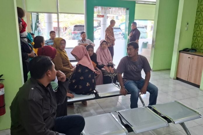 Nasabah mendatangi Kantor BIM. (Foto : Istimewa)
