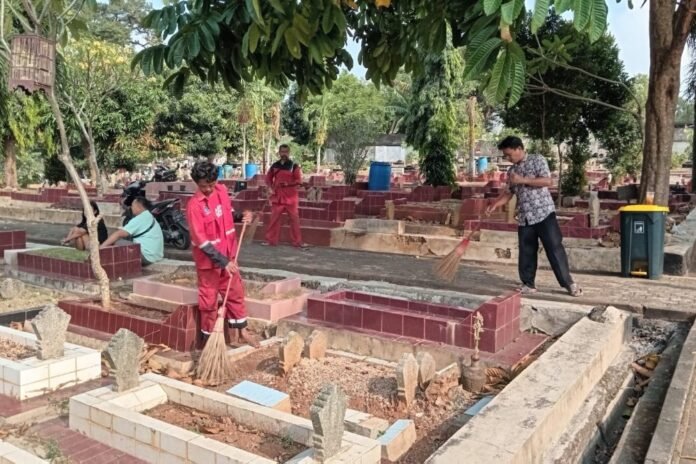 Dinas Perumahan dan Kawasan Permukiman (Disperkim) terus memperkuat penataan layanan pemakaman untuk mengantisipasi meningkatnya kebutuhan lahan makam seiring pertumbuhan penduduk
